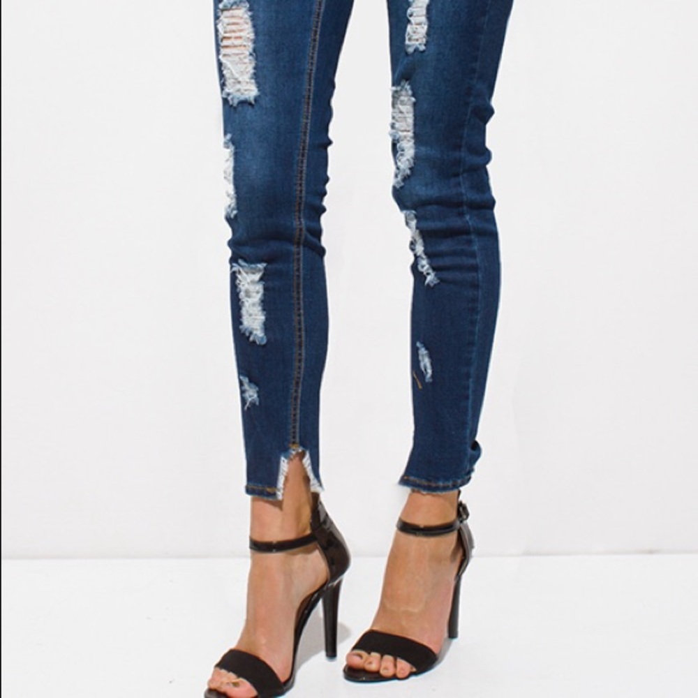 Mid Rise Jeans 🌹 - Picture 2 of 8